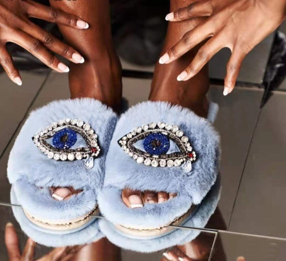 "Plush" Custom Cozy Rhinestone Eye Fur Slippers